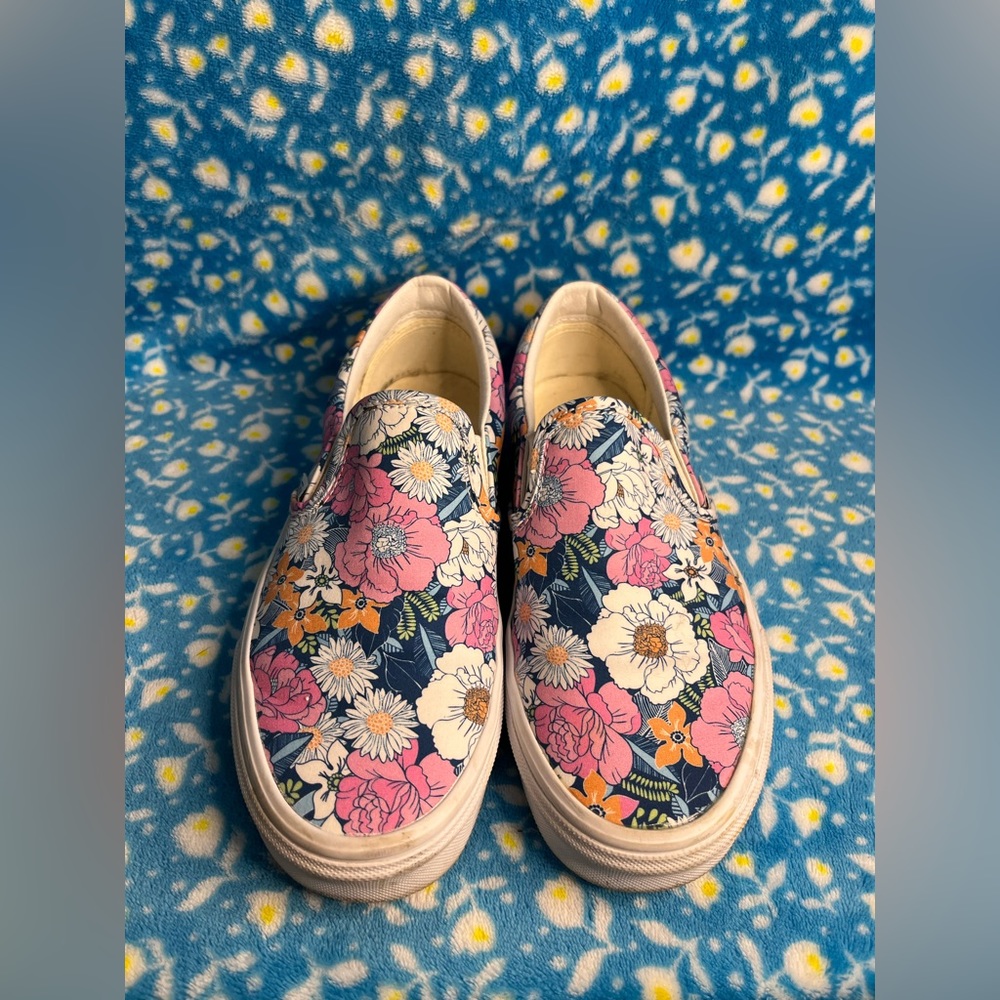 Women’s Slip On Vans - Size 8